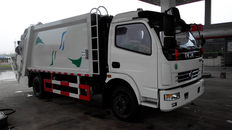 開往四川成都的正宗國四的垃圾車出爐了 開往四川成都的正宗國四的垃圾車出爐了